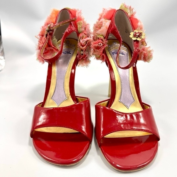 Hale Bob patent red leather floral rosette heels size 8 - Picture 11 of 15